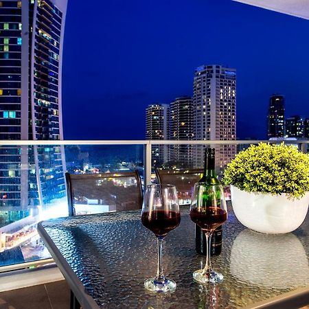 Circle On Cavil Holidays Gold Coast Buitenkant foto