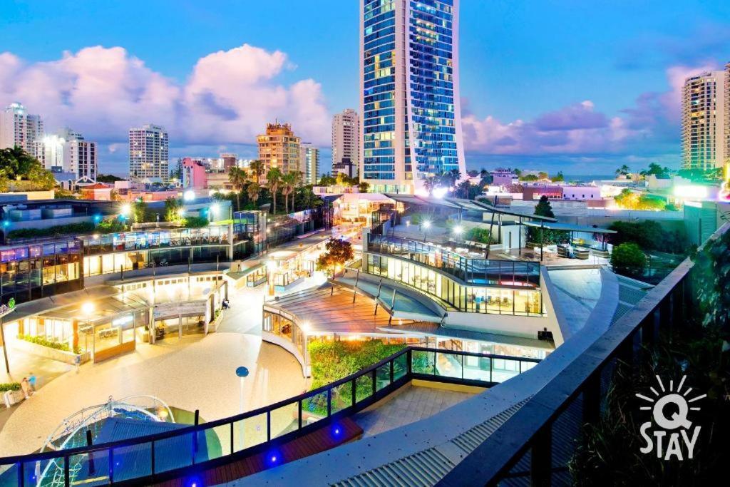 Circle On Cavil Holidays Gold Coast Buitenkant foto