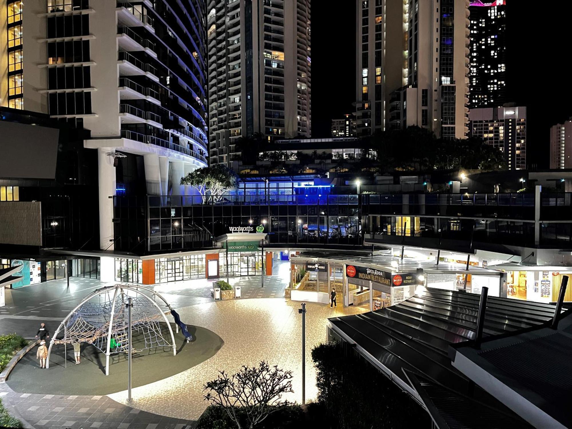 Circle On Cavil Holidays Gold Coast Buitenkant foto
