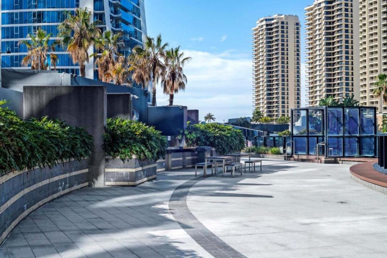 Circle On Cavil Holidays Gold Coast Buitenkant foto