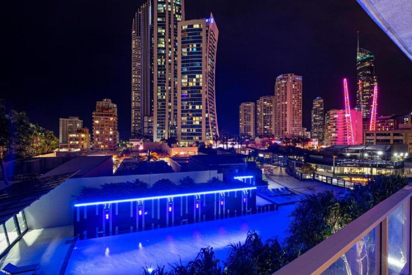 Circle On Cavil Holidays Gold Coast Buitenkant foto