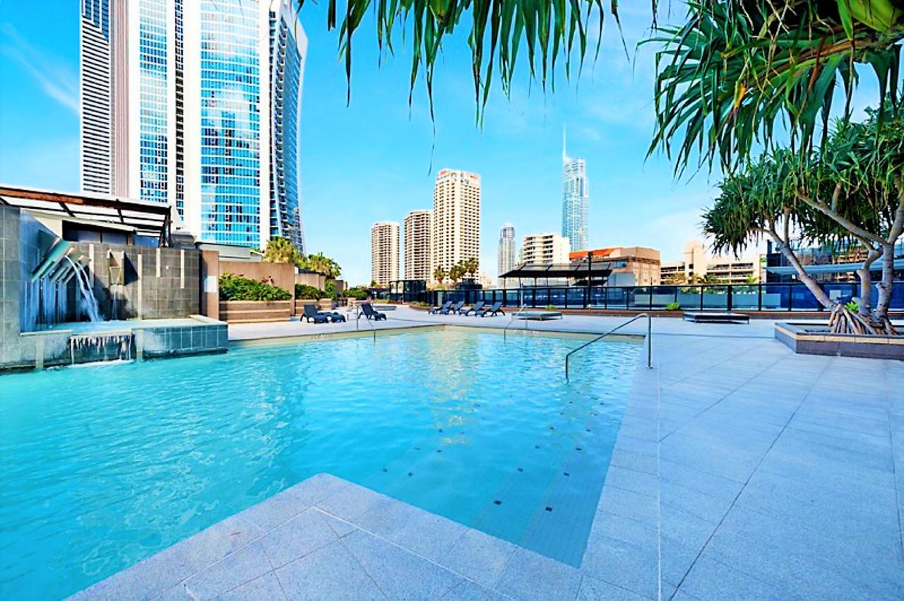 Circle On Cavil Holidays Gold Coast Buitenkant foto