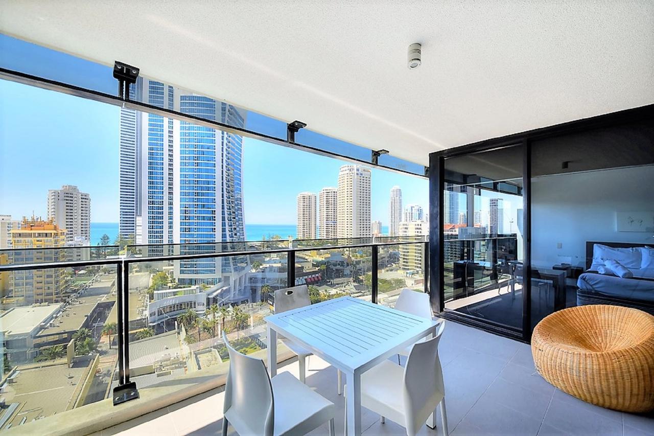 Circle On Cavil Holidays Gold Coast Buitenkant foto