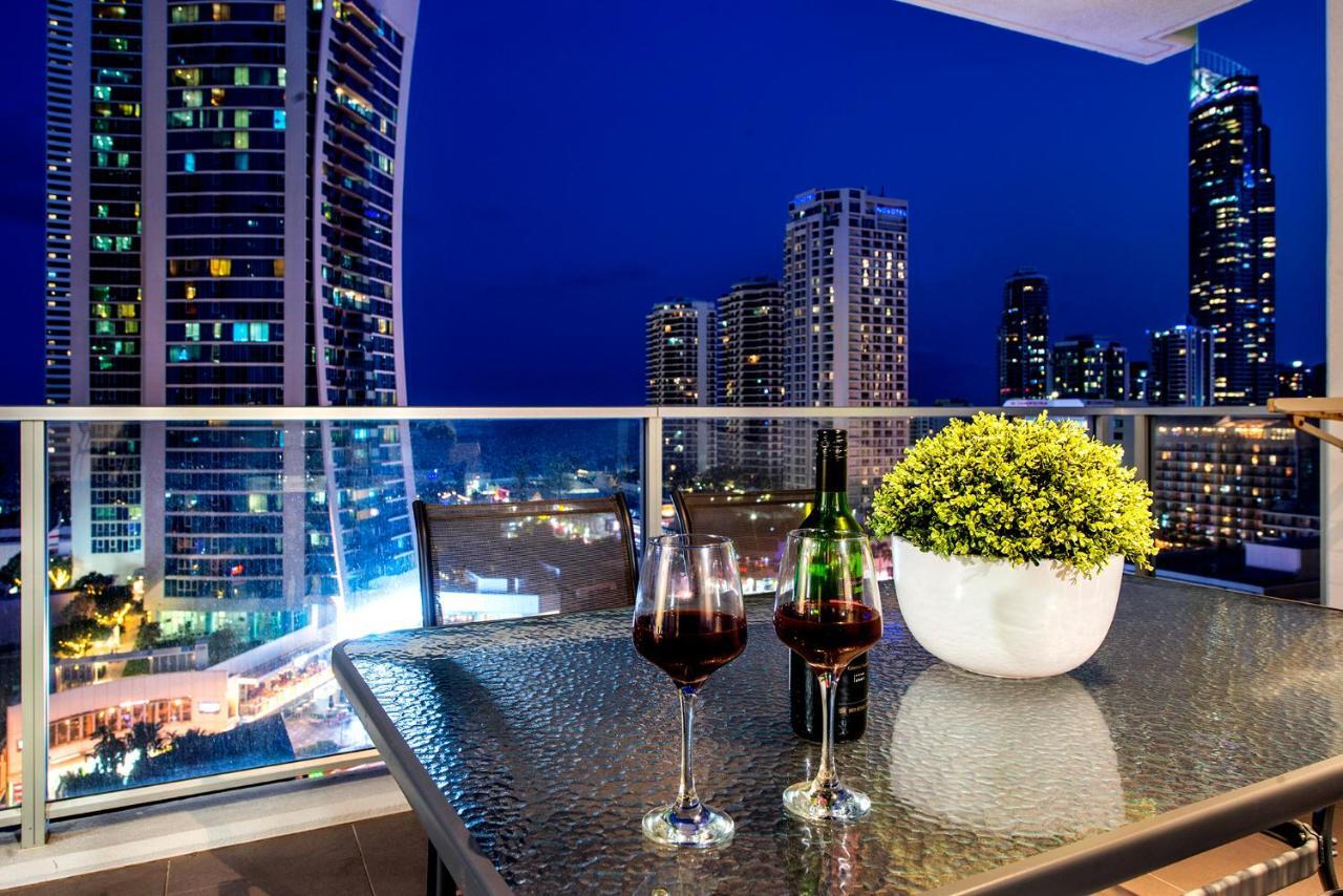 Circle On Cavil Holidays Gold Coast Buitenkant foto